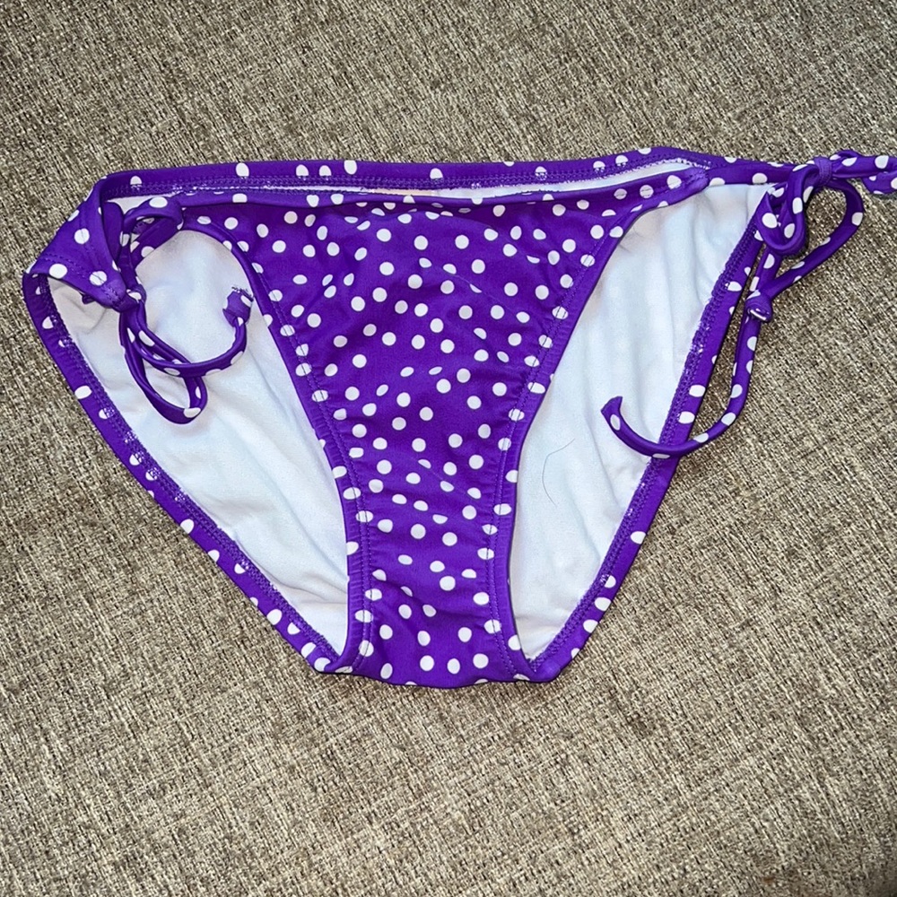 Small Old Navy Tie String Bikini Bottom. New without Tags.